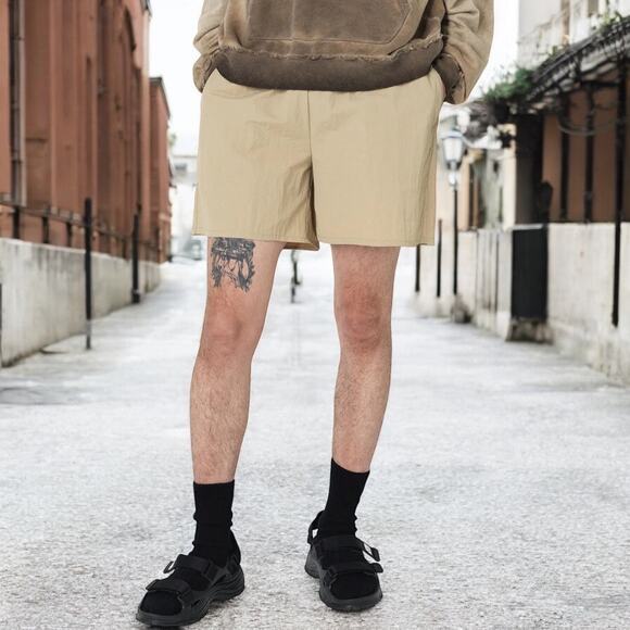 NWOT John Elliott Nylon Kaki Himalayan Relaxed Cropped Shorts - Picture 8 of 8